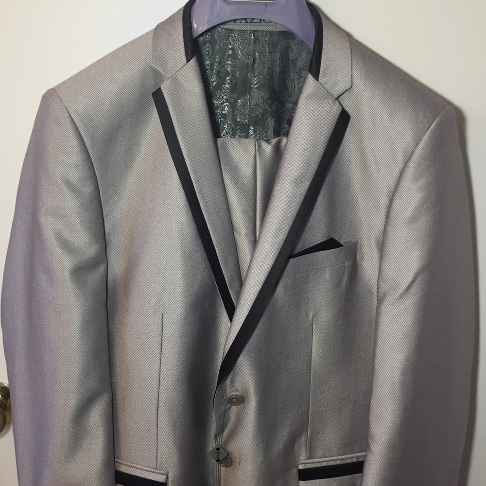 40S Silver and Black Suit NWT Open To Offers